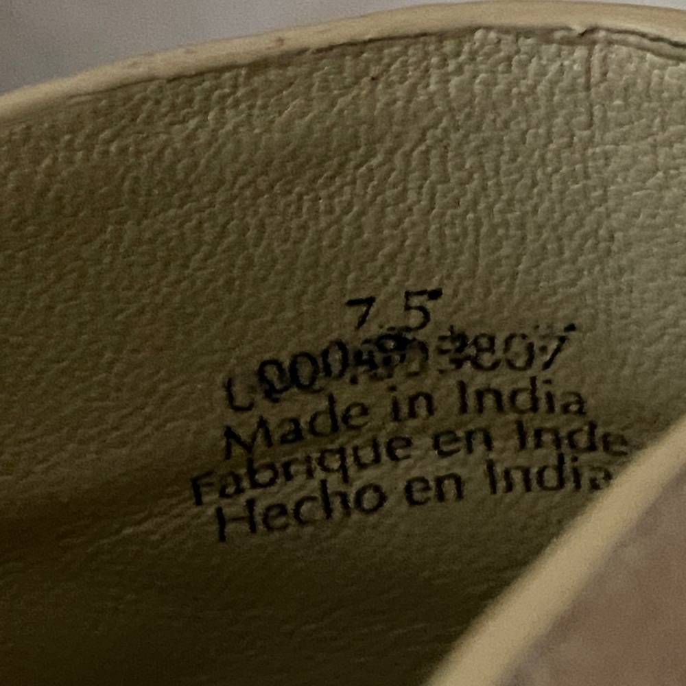 Free People Running in Wedges in Cafe
or Beige with Wood Heel, Size 7.5 - Picture 5 of 6